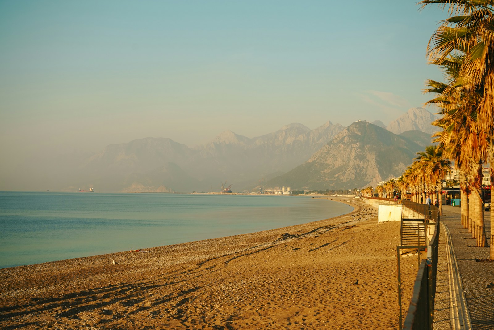 Konyaaltı beach and the mountains of Antalya, Türkiye